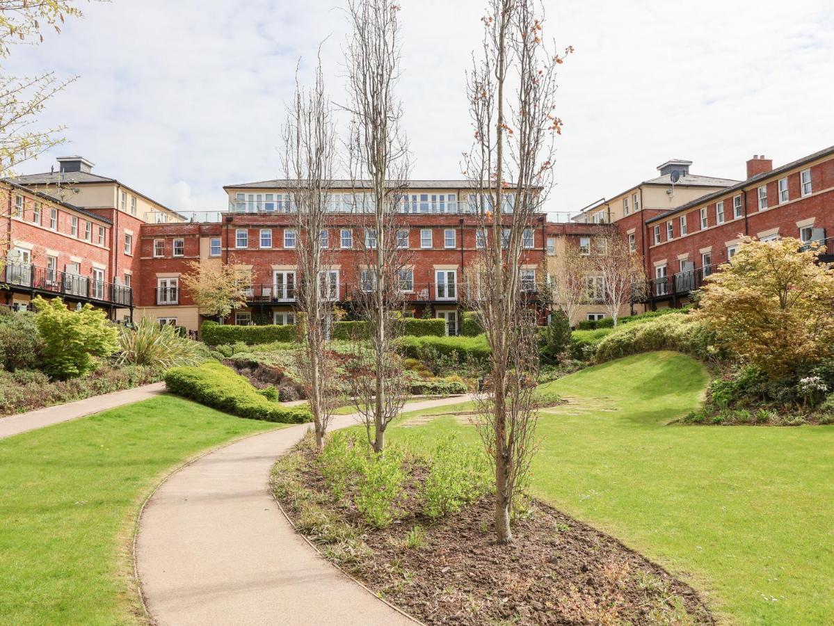 Apartamento 122 The Old Meadow Shrewsbury Exterior foto